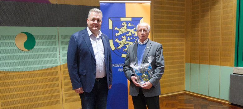 Claus Sonntag und Bürgermeister Gerrit Müller
