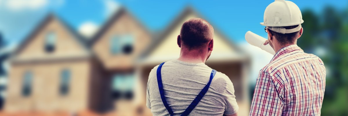 Enge Straße in kleinem Ort